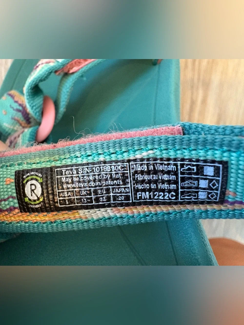 Teva Girls Hurricane XLT 2 Unicorn Waterfall Sandals size 1